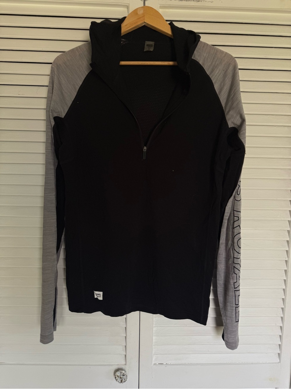 Men's Black & Light Gray Hooded Quarter-Zip Pullover